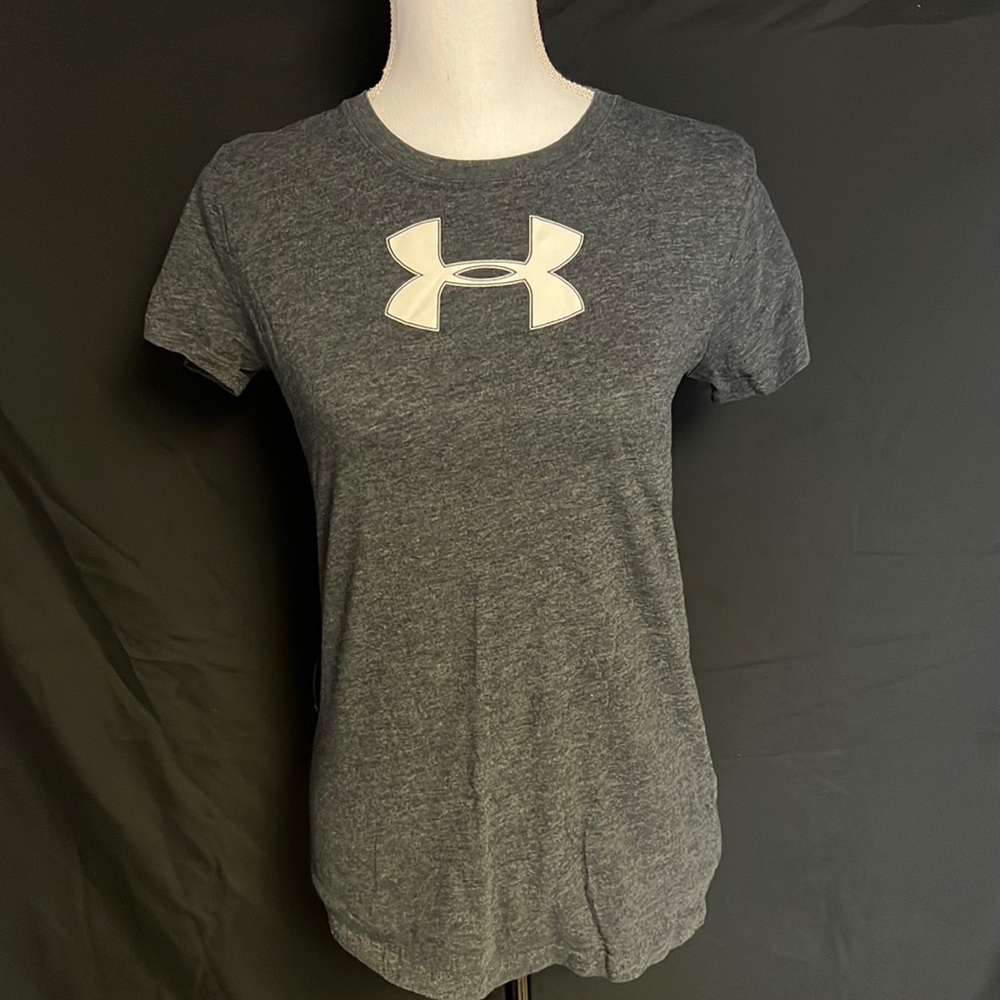 Under Armour Logo Shirt size small